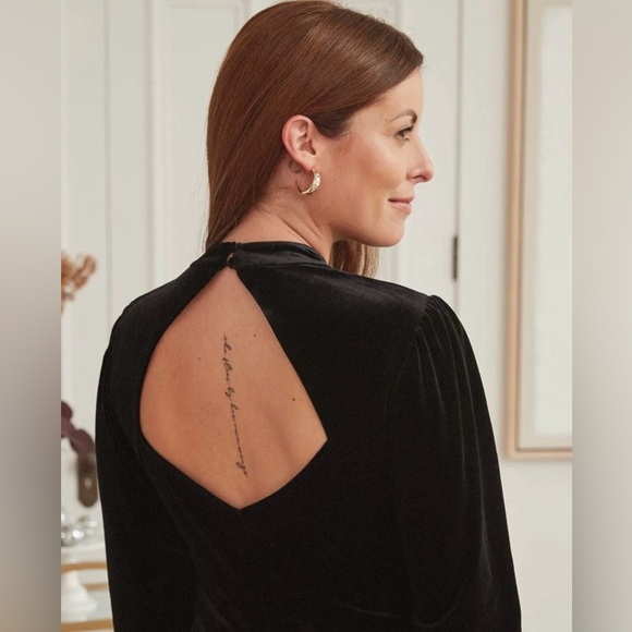 NWT Thyme Maternity Black Velvet Bodycon Open-Back Long Sleeve Dress. Size S - Picture 3 of 12